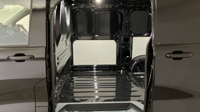 Volkswagen Transporter T32 Swb Diesel 2.0 TDI 150 Commerce Pro Van 4MOTION Auto [5 Plus] - Image 27
